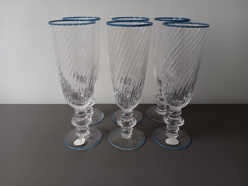 Set van 6 glazen op voet met blauwe rand, Huis en Inrichting, Glas of Glazen, Gebruikt, Ophalen of Verzenden, Glas