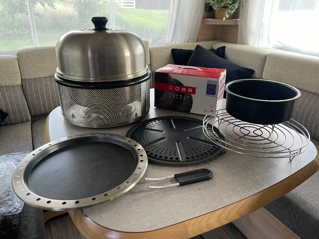 Te koop: Cobb rvs compleet met accessoires, Tuin en Terras, Barbecue-accessoires, Zo goed als nieuw, Ophalen of Verzenden