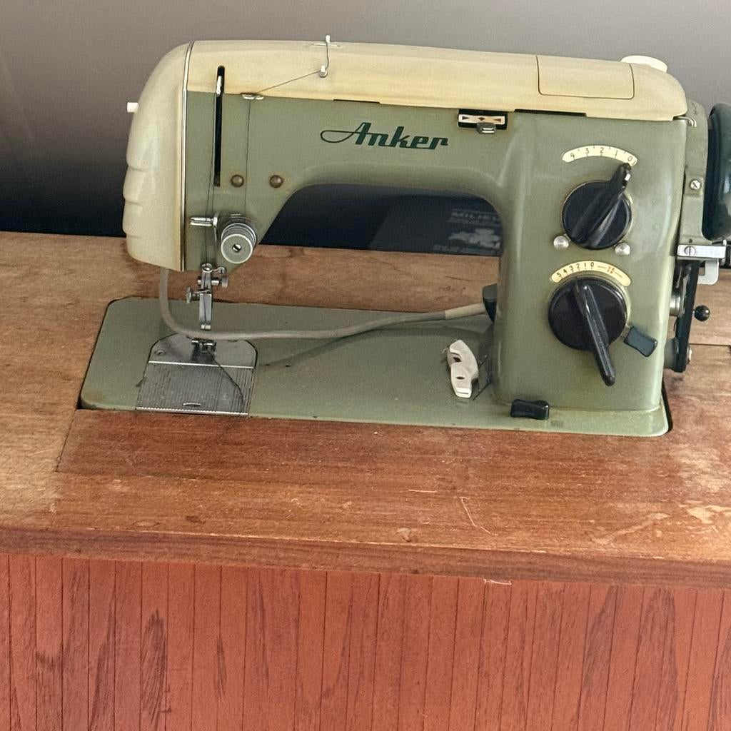 Vintage Anker Naaimachine met Meubel - Werkend, Ophalen, Gebruikt, Naaimachine, Overige merken