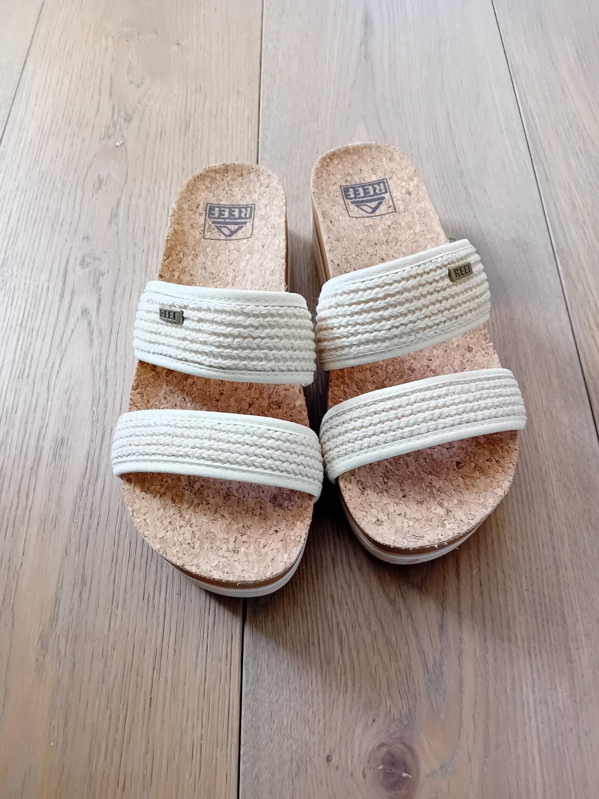 Nieuwe slippers van Reef maat 37,5, Ophalen of Verzenden, Nieuw