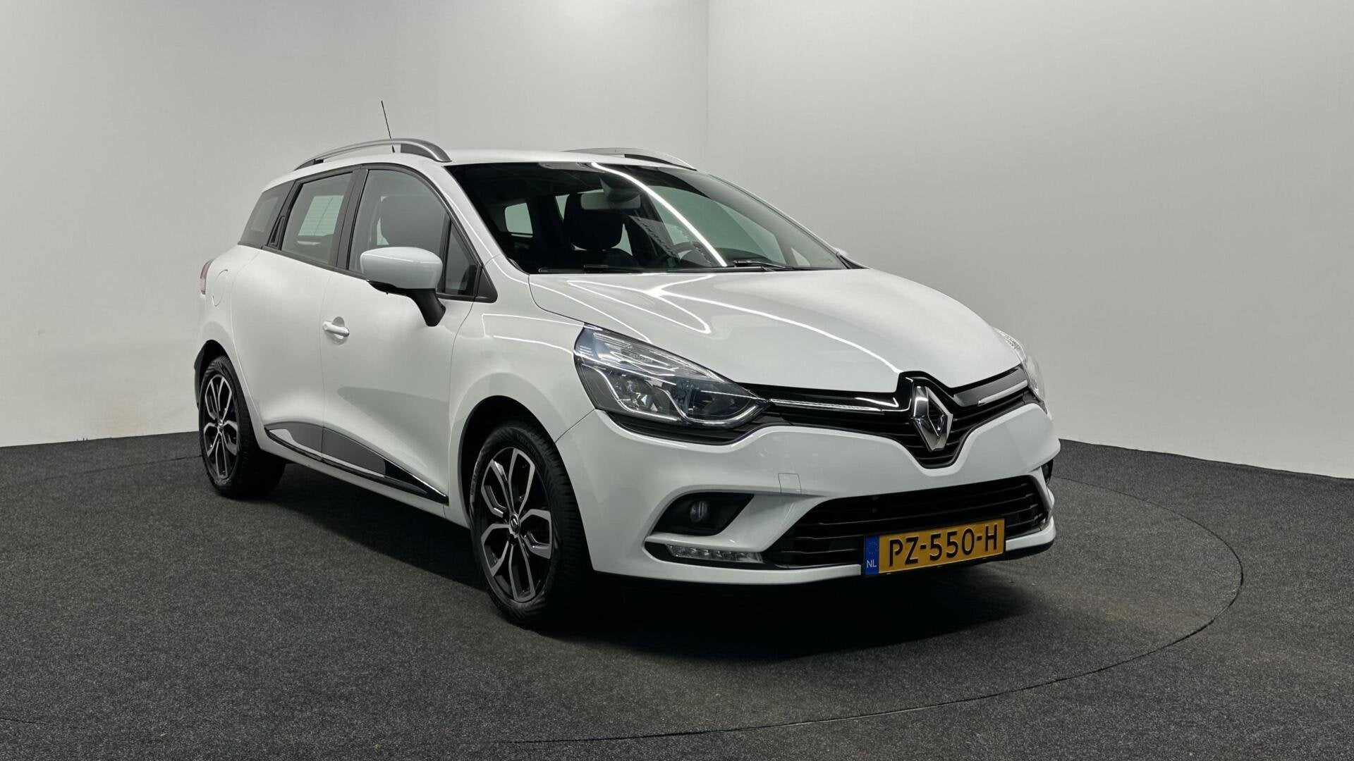 Renault Clio Estate 0.9 TCe Intens CRUISE NAVIGATIE LM ECC., Voorwielaandrijving, 898 cc, Gebruikt, 580 kg