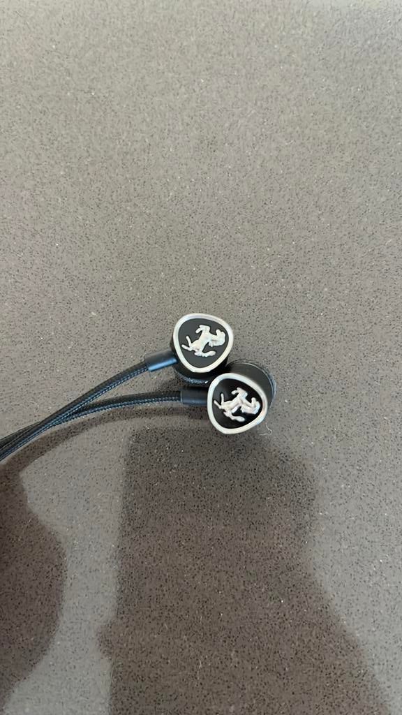 Ferrari in ears hoofdtelefoon, Ophalen, Zo goed als nieuw, Overige merken