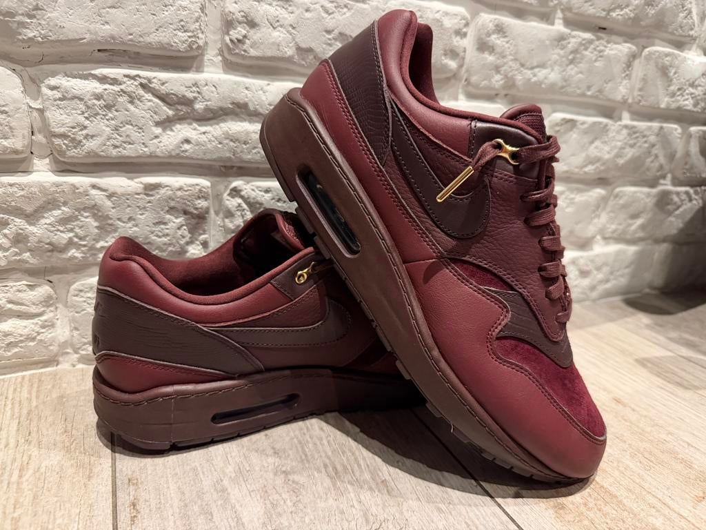 Nike air max 1 Burgundy crush mt45, Kleding | Heren, Schoenen, Ophalen of Verzenden, Nieuw, Overige kleuren