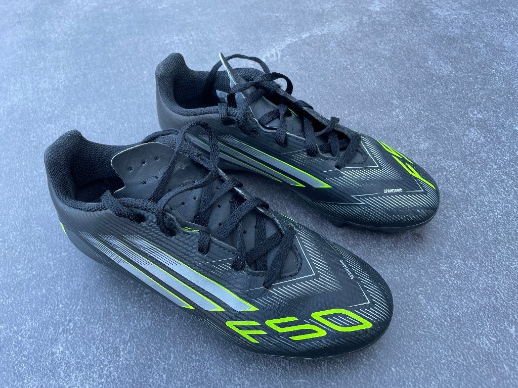 Adidas F50 Voetbalschoenen (zwart/geel) - Maat 35, Ophalen, Gebruikt, Maat XS of kleiner, Schoenen