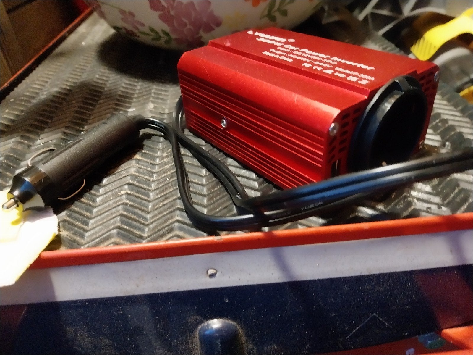 Compacte auto omvormer 12V naar 220V, Ophalen, Gebruikt