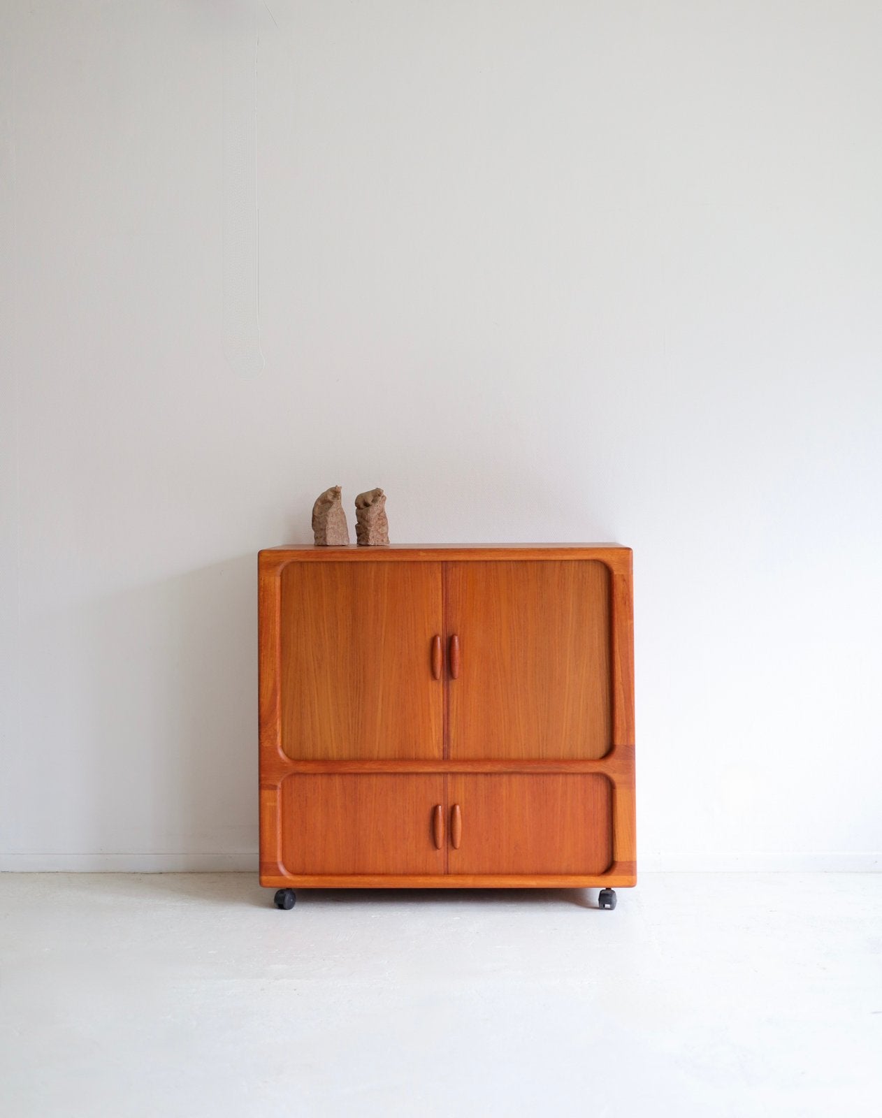 Vintage Dyrlund tv-meubel, jaren 60/70, Ophalen, Vintage design, 100 tot 150 cm, Pim@tijdperk.eu  leyla@tijdperk.eu