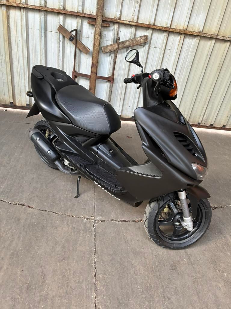 Yamaha Aerox R 2012 2takt Nieuwstaat Mat zwart, Ophalen of Verzenden, Zo goed als nieuw, Tweetakt, Aerox