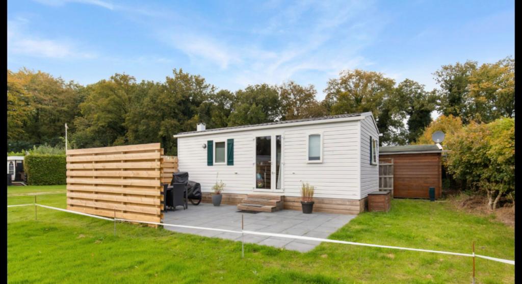 Instapklaar chalet Oudemirdum, camping De Wigwam