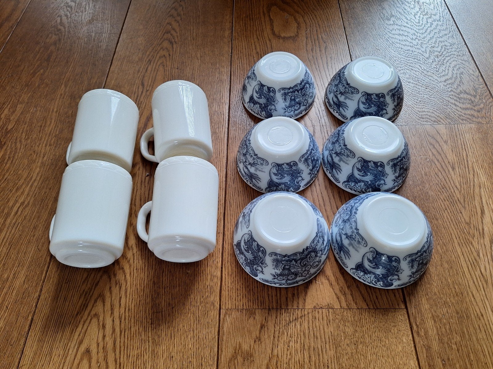 Arcopal Opaline Vintage Schaaltjes en 4 Mokken, Ophalen of Verzenden, Kom(men), Overige stijlen, Glas