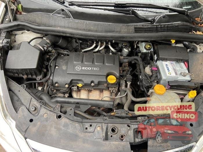 Motor van een Opel Corsa, Ophalen, Gebruikt, -, -