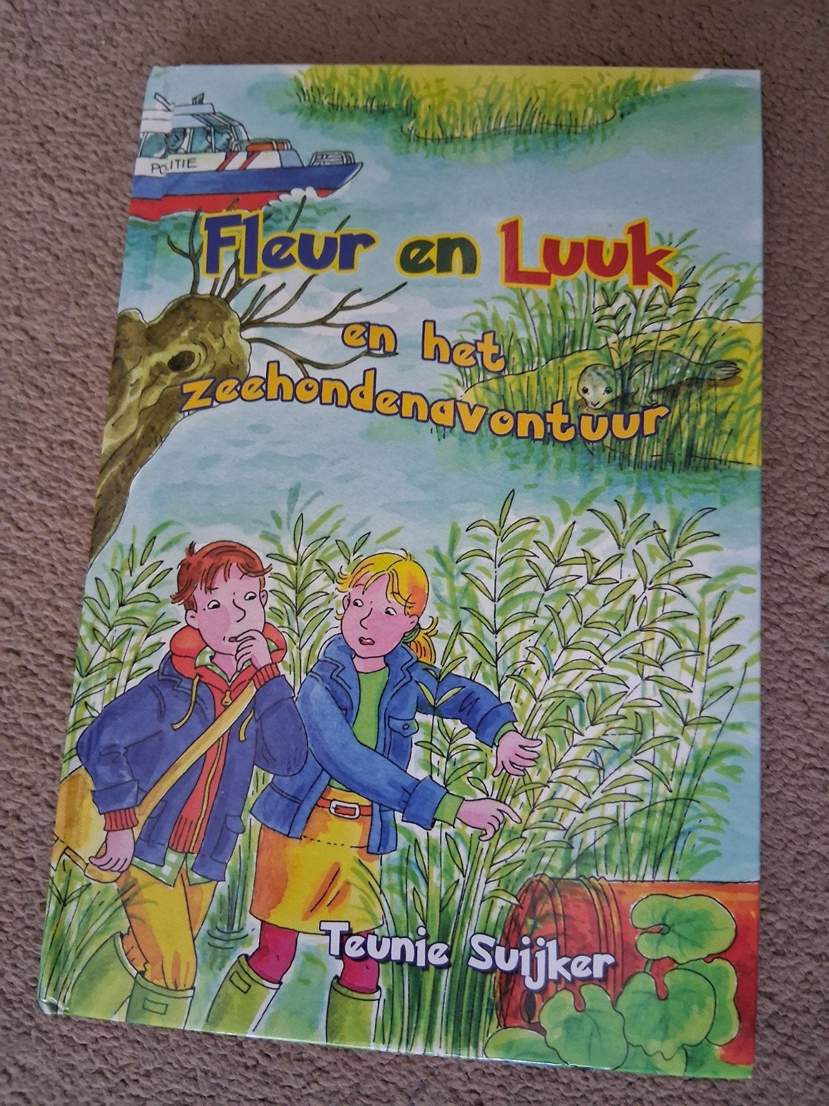 Fleur en Luuk en het zeehondenavontuur - Teunie Suijker, Ophalen of Verzenden, Gelezen, Teunie Suijker, Fictie algemeen