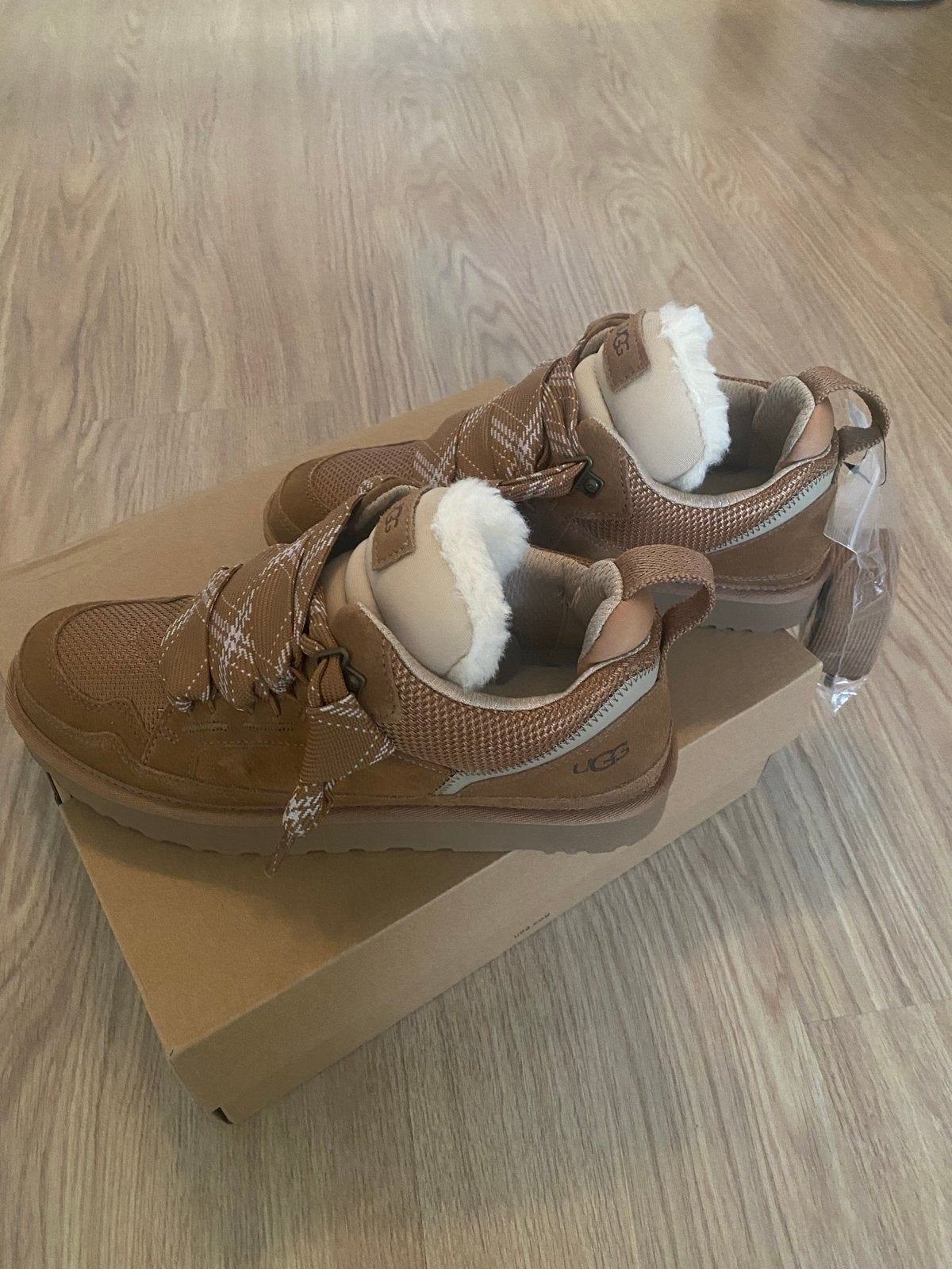 Nieuwe UGG Lowmel sneakers - Maat 41, Ophalen of Verzenden, Nieuw, Bruin, Sneakers of Gympen
