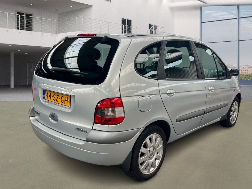 Renault Scénic 2.0-16V Privilège, Auto's, Renault, Gebruikt, 680 kg, 4 cilinders, 139 pk