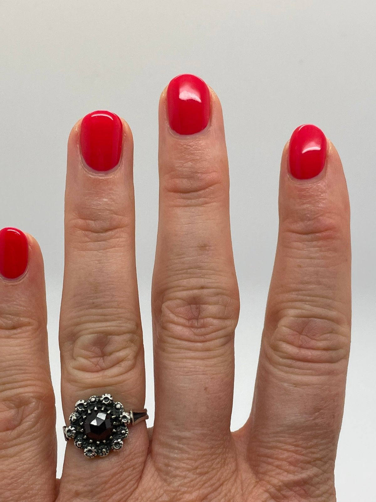 E328 Prachtige zilveren granaat ring maat 16,75, Sieraden, Tassen en Uiterlijk, Antieke sieraden, Ophalen of Verzenden, Zilver