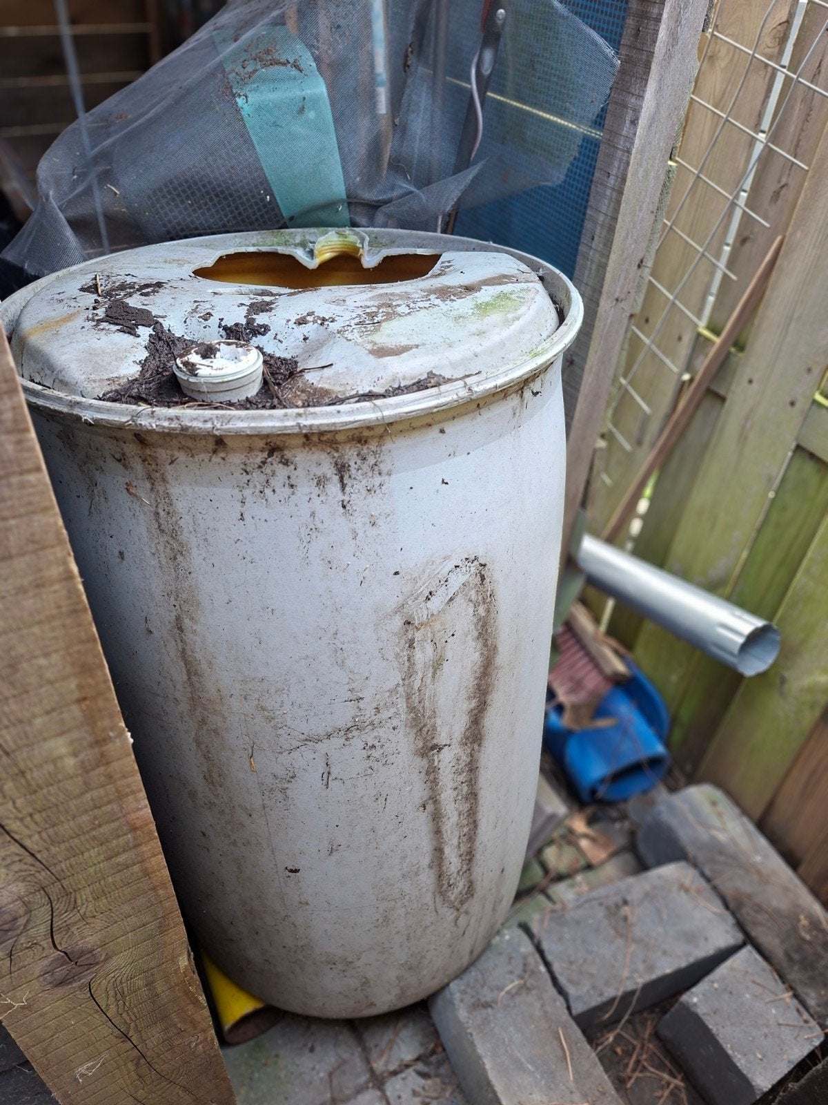 Regenton 150L - Gebruikt maar functioneel, 75 tot 150 liter, Ophalen, Gebruikt, Kunststof