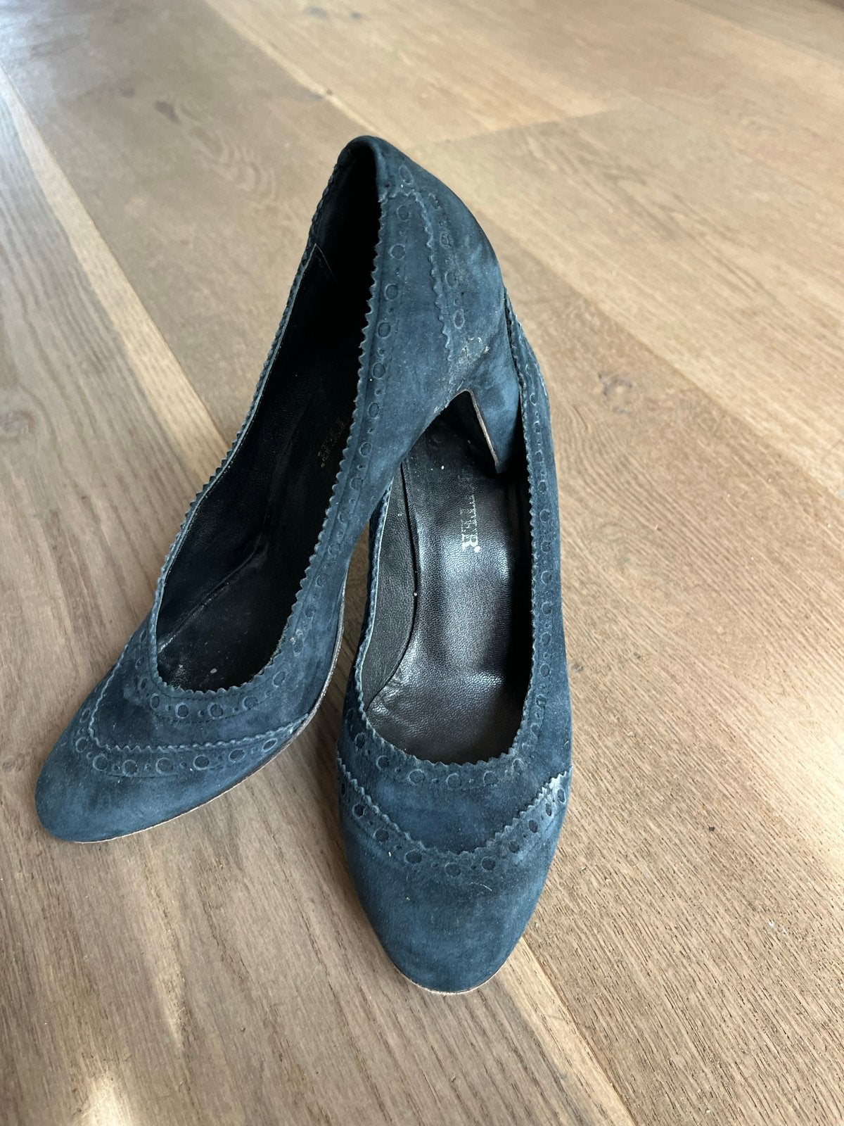 Vero Cuoio suède donkerblauwe pumps - Maat 38, Ophalen of Verzenden, Gedragen, Blauw, Pumps
