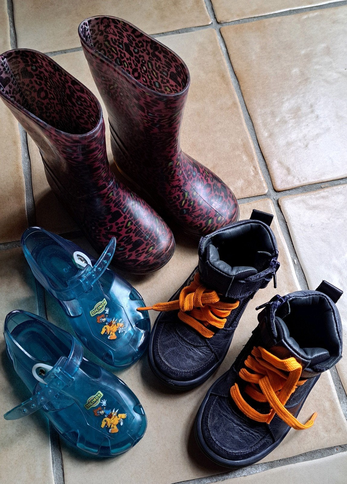 Schoentjes Muyters, laarsjes, waterschoentjes maat 23/24/25, Kinderen en Baby's, Kinderkleding | Schoenen en Sokken, Ophalen, Jongen of Meisje