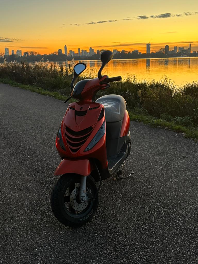 Zip 4t 2023 VERS!!! Te koop of te ruil., Fietsen en Brommers, Scooters | Piaggio, Ophalen, Maximaal 45 km/u, Zip, Zo goed als nieuw