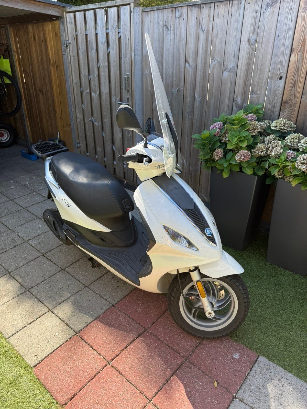 Piaggio new fly 2015, Ophalen of Verzenden, Zo goed als nieuw, Benzine, Fly