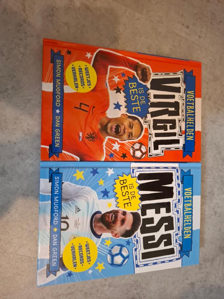 Voetbalhelden boeken: Virgil en Messi, Ophalen of Verzenden, Zo goed als nieuw, Simon Mugford en Dan Green, Balsport