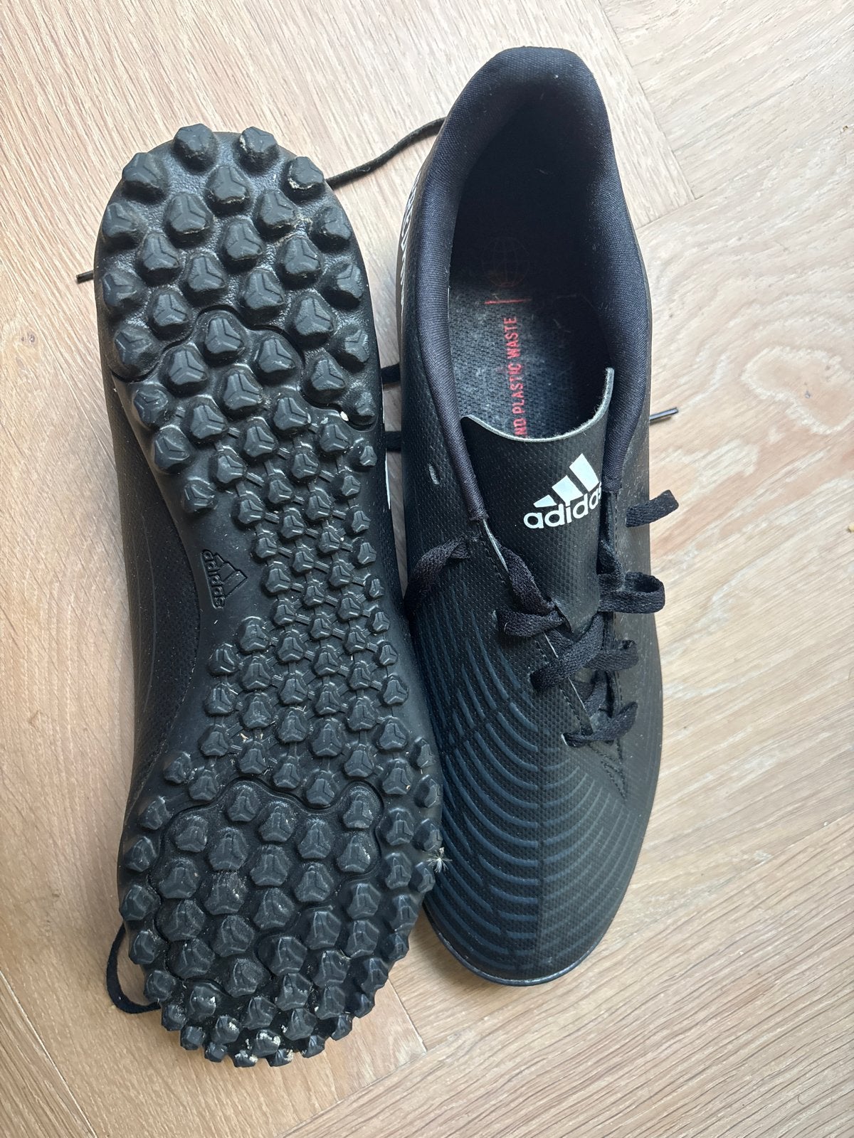 Adidas Predator voetbalschoenen - Zo goed als nieuw, Maat XL, Schoenen, Ophalen of Verzenden, Zo goed als nieuw