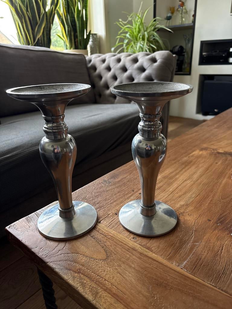 Set van 2 aluminium design kandelaars, Ophalen of Verzenden, Zo goed als nieuw, Metaal, Grijs