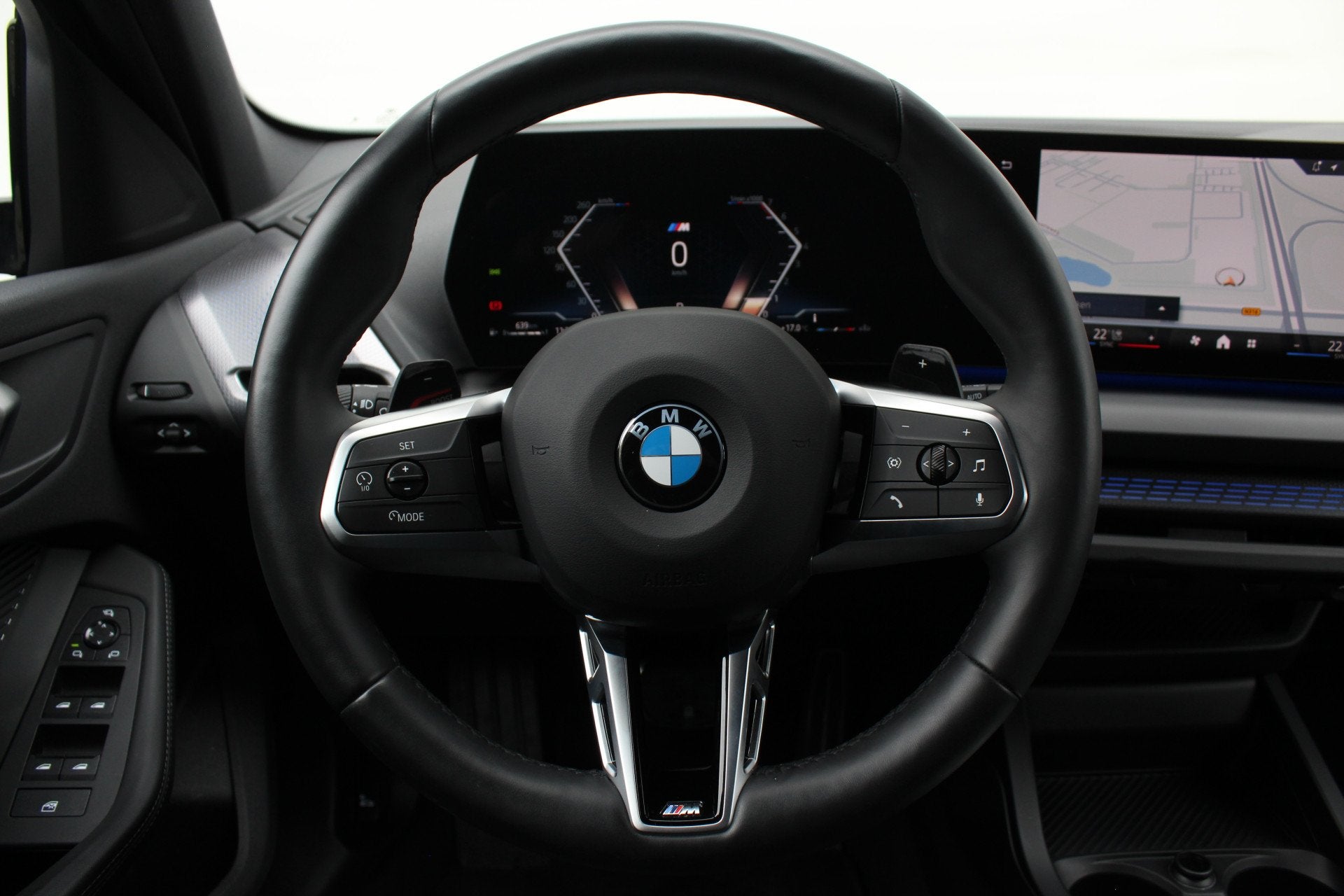 BMW 1 Serie 120 M Sport Automaat / Sportstoelen / Achteruitr, Auto's, BMW, Dealer onderhouden, Gebruikt, 156 pk, Met garantie (alle)