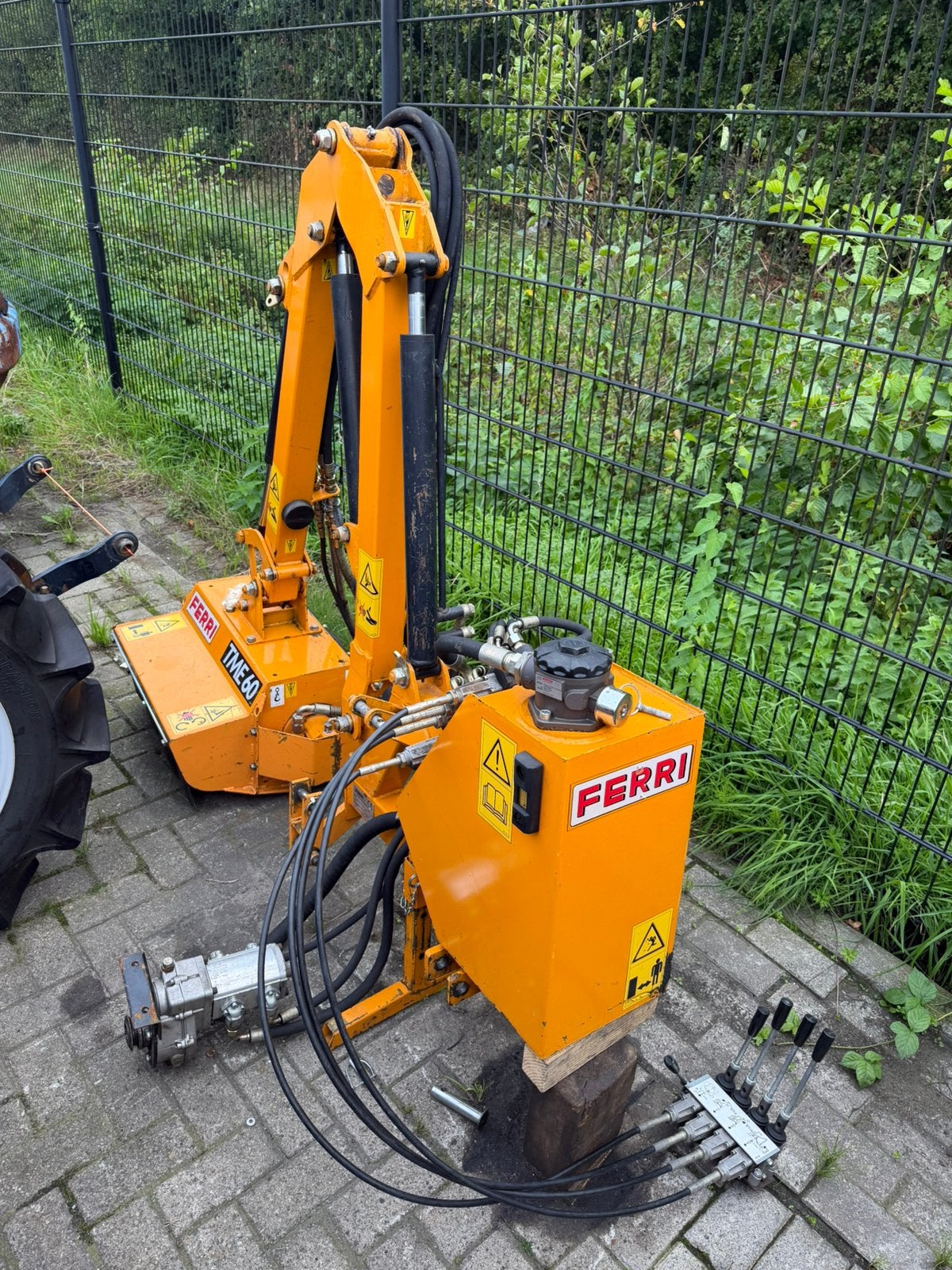 Ferri maaiarm met 600mm klepelbak Marge=geen BTW, Ophalen, Werkplaats, Gebouw of Erf
