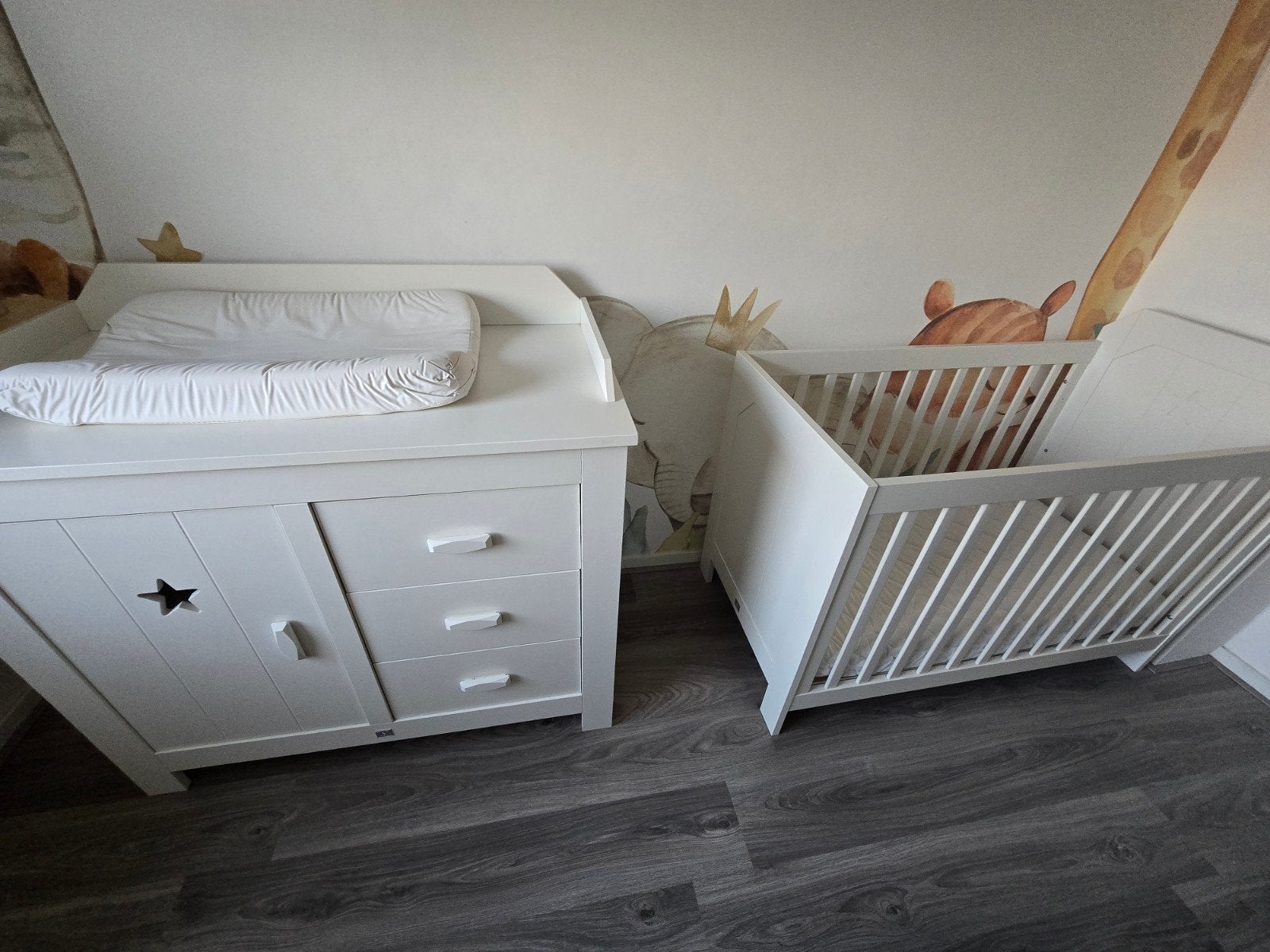 Commode met kinderbedje en wandplankje (Lief! Lifestyle), Ophalen, Gebruikt, 50 tot 70 cm, 75 tot 100 cm