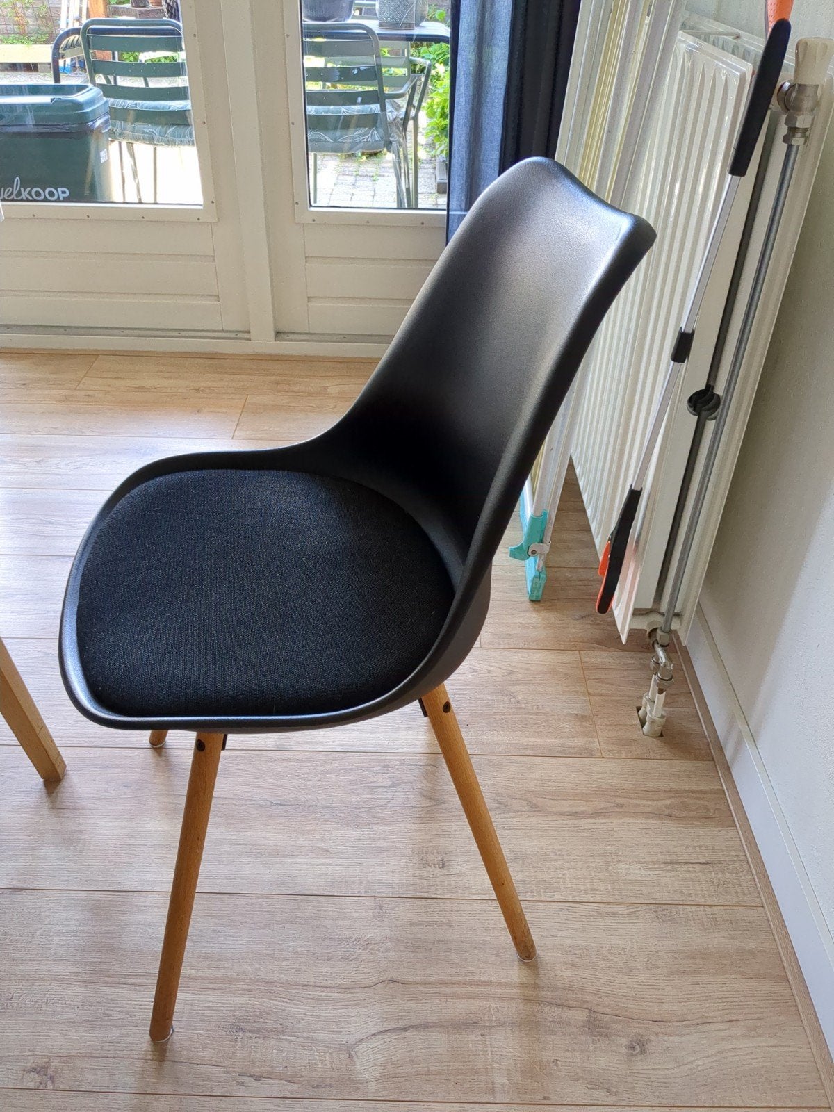 Eetkamerstoelen 6x  zelf afhalen., Huis en Inrichting, Stoelen, Zwart, Ophalen of Verzenden, Zo goed als nieuw, Stof