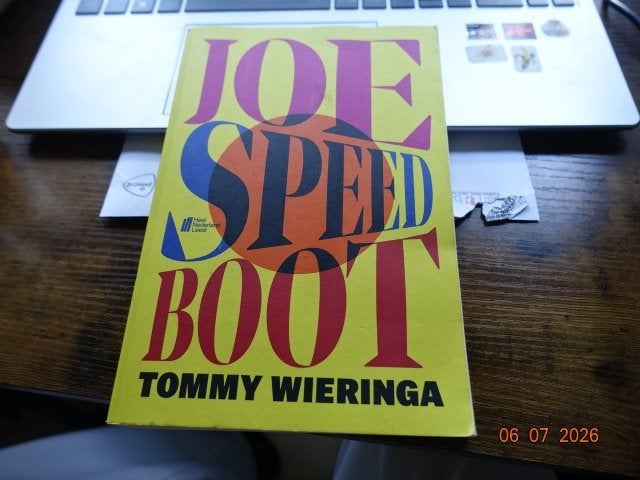 Joe Speedboot.....Tommy Wieringa, Ophalen of Verzenden, Zo goed als nieuw, Nederland