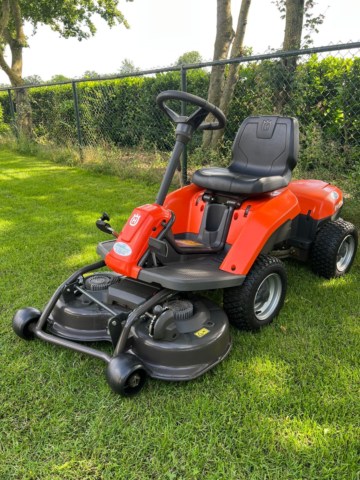 Nette en goede Husqvarna Accu Rider zitmaaier frontmaaier, Tuin en Terras, Gebruikt, Zweden, Mulchfunctie, Ophalen of Verzenden