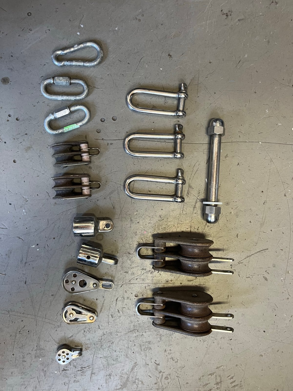 Diverse zeilboot hardware: blokken, karabijnhaken, sluitinge, Ophalen, Gebruikt, Lijn of Blok