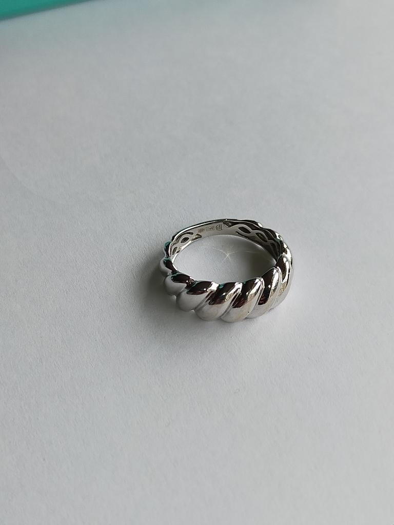 Prachtige en tijdloze witgouden ring te koop, Sieraden, Tassen en Uiterlijk, Ophalen of Verzenden, Dame, Goud, Goud