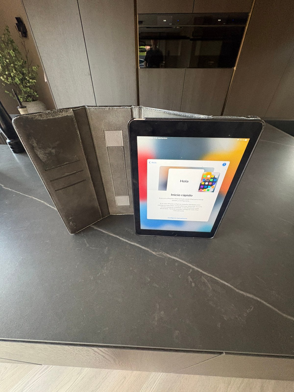 Ipad 2 met hoesje, Computers en Software, Apple iPad, Zo goed als nieuw, 16 GB, Wi-Fi