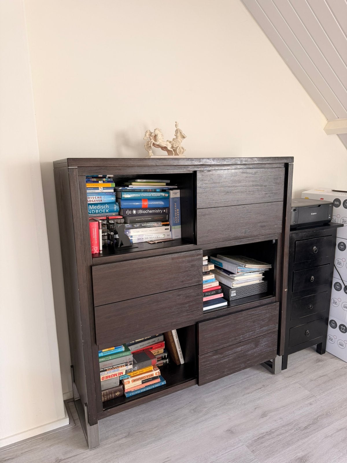 Kast donkerbruin massief hout, Ophalen, Gebruikt, 100 tot 150 cm, Minder dan 100 cm