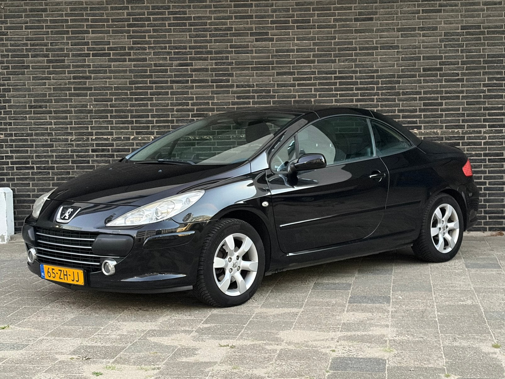Peugeot 307 CC 2.0 16V Cabrio Nap✅Apk 2008 Zwart 1e eigenaar, Auto's, Peugeot, Voorwielaandrijving, Parkeersensor, Stof, 4 cilinders