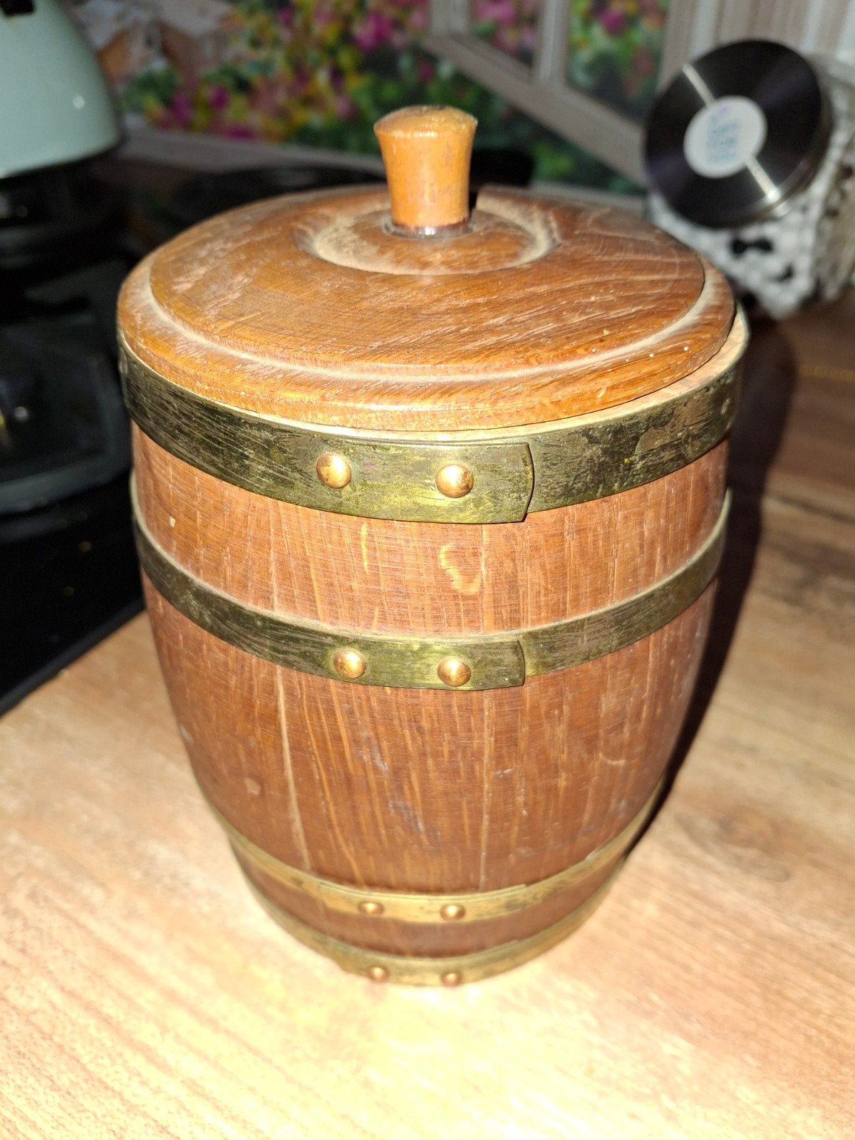 Vintage houten tabaksdoos met messing banden, Ophalen, Gebruikt, Tabaksdoos of Verpakking