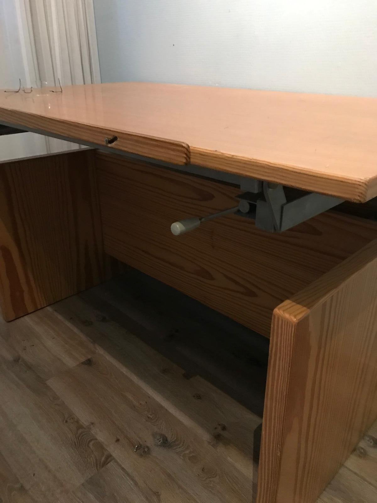 Gratis: buro/tekentafel, Ophalen, In hoogte verstelbaar, Gebruikt, Hout