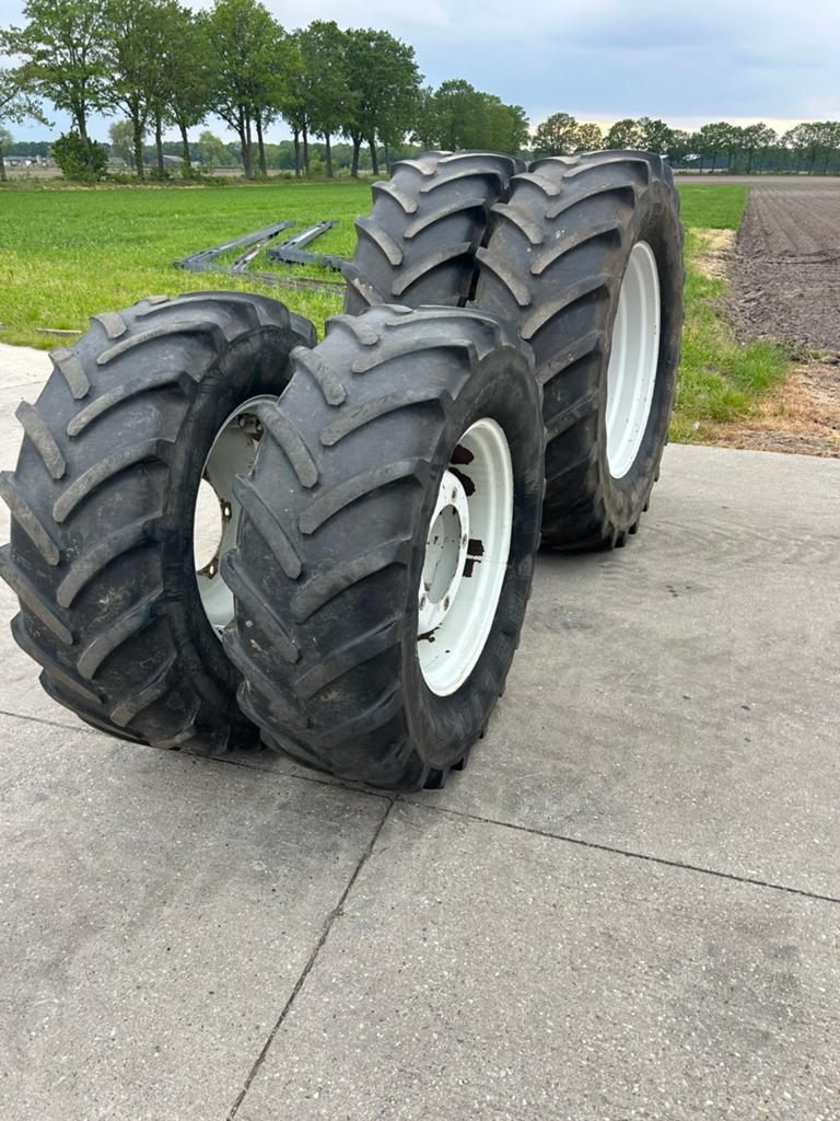 Michelin banden xm 108, Ophalen