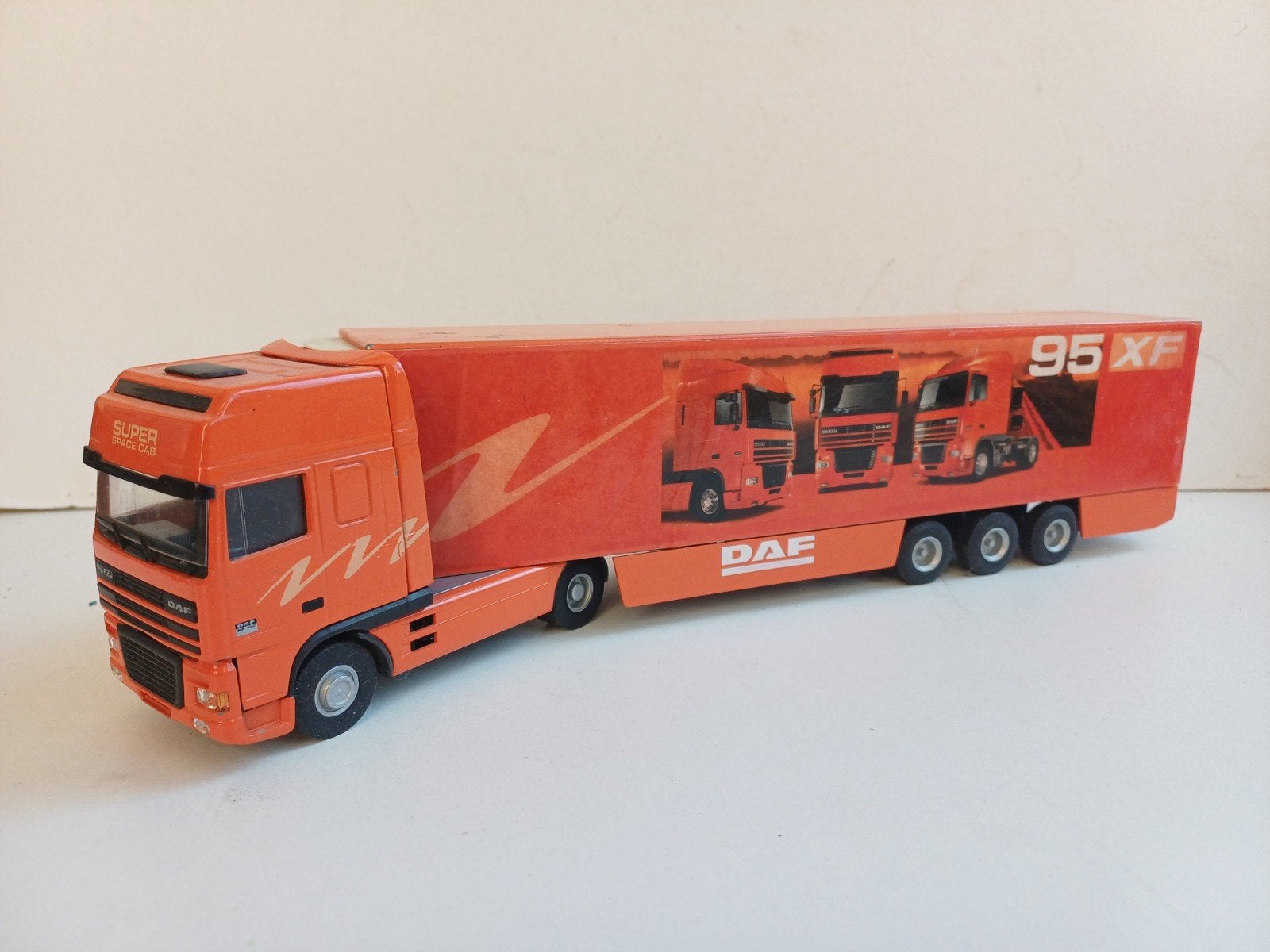 Daf lion 1:50, Ophalen of Verzenden, Gebruikt, Bus of Vrachtwagen, Lion Toys