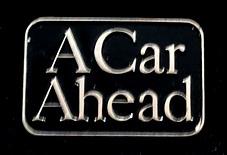 A Car Ahead pin, Verzenden, Nieuw, Transport, Speldje of Pin