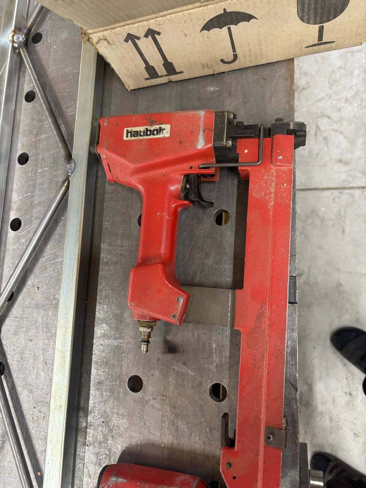 Haubold tacker met nieten en nagels, Ophalen, Gebruikt, Tacker/nietmachine, Overige merken