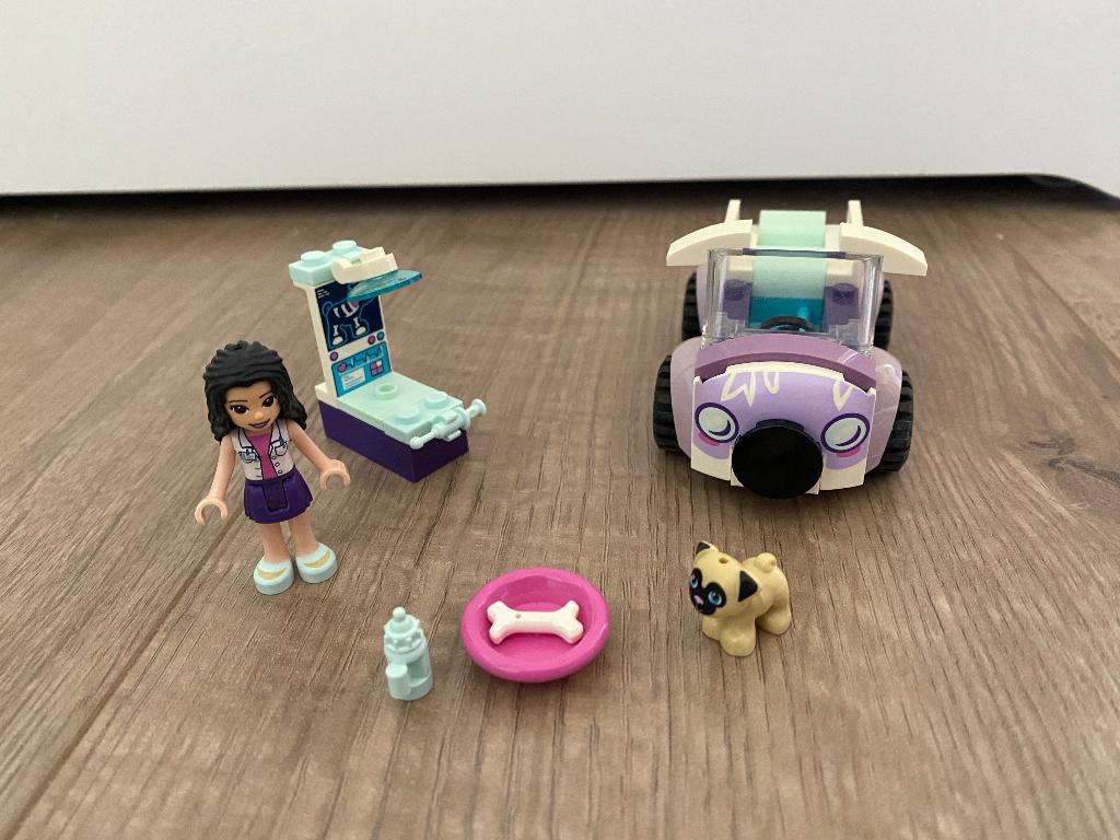 Lego friends Emma's mobiele dierenkliniek 41360 compleet, Ophalen, Gebruikt, Lego, Compleet