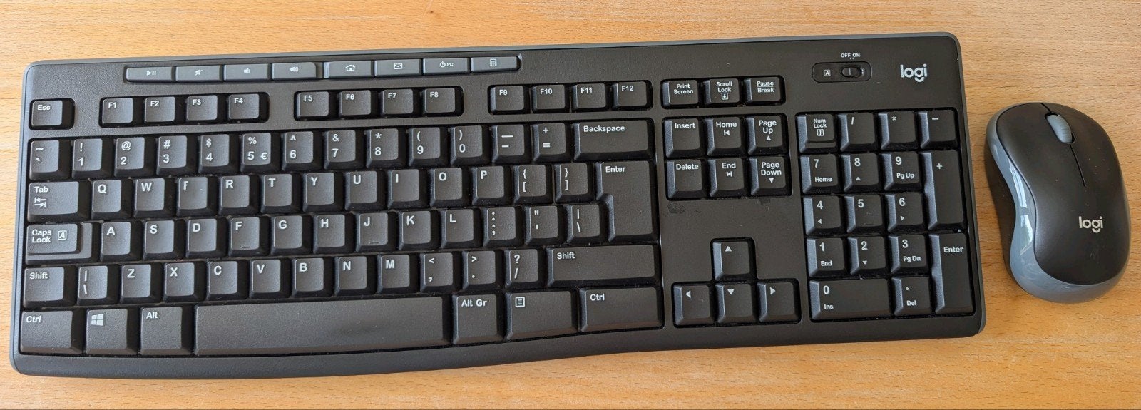 Logitech K270 Toetsenbord en Muis Set - Draadloos Qwerty, Computers en Software, Toetsenborden, Ophalen of Verzenden, Gebruikt