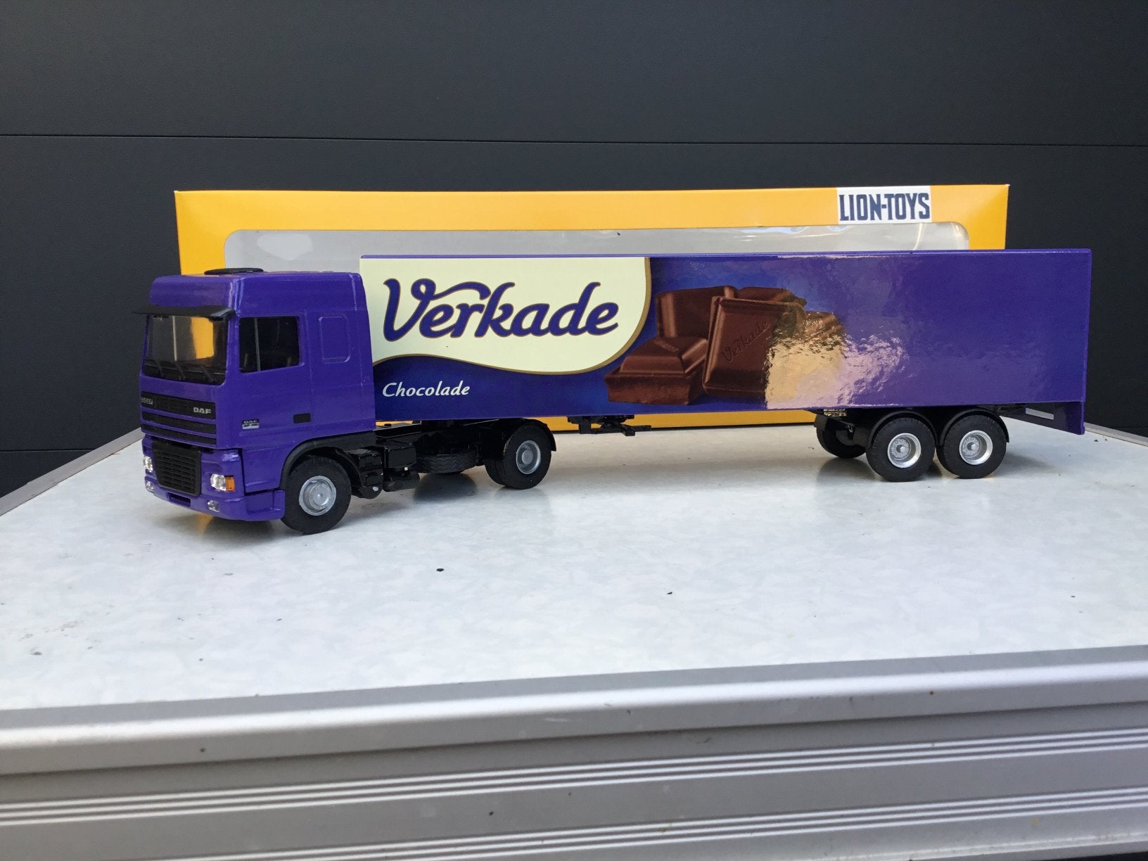 Lion car Daf XF Verkade Chocolade, Hobby en Vrije tijd, Modelauto's | 1:50, Ophalen of Verzenden, Zo goed als nieuw, Bus of Vrachtwagen
