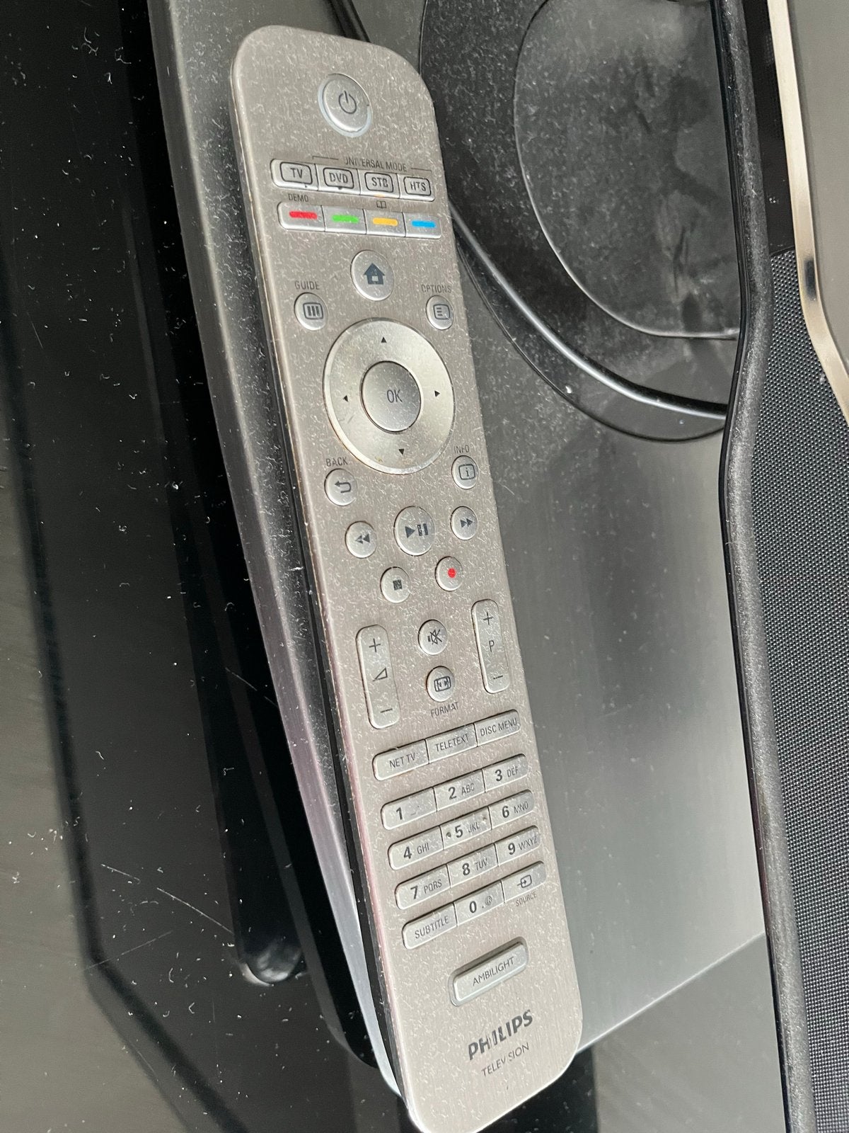 Philips 40PFL7004H/12 LCD TV met afstandsbediening