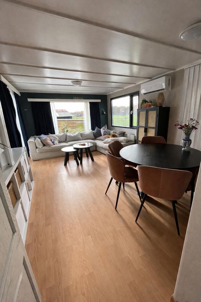 Chalet L-Vorm – 2 slk | Instapklaar | Airco aanwezig, Caravans en Kamperen, Stacaravans