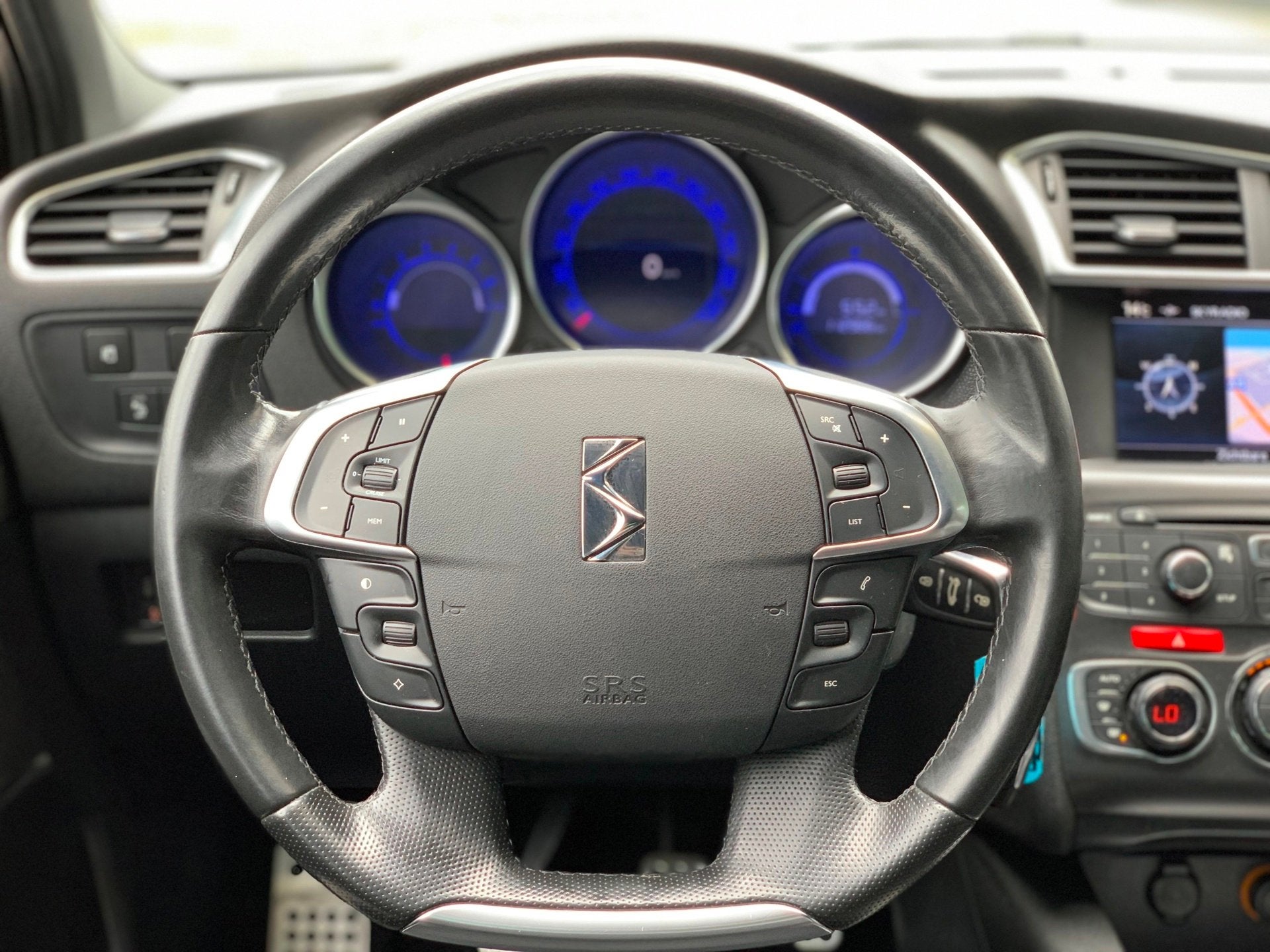Citroen DS4 1.6 VTi So Chic|2e Eigenaar|MassageStoel|Navigat, Euro 5, Gebruikt, 4 cilinders, Leder en Stof