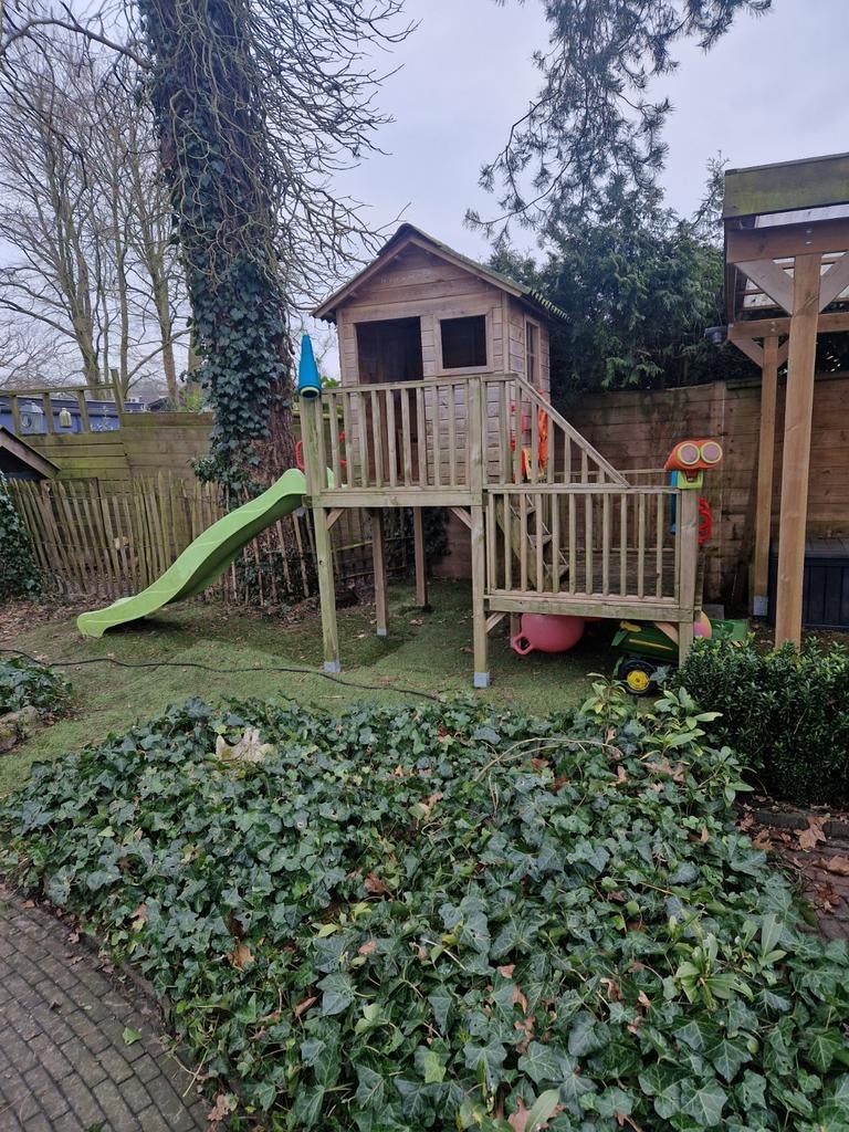 Houten speelhuis op poten, Ophalen, Gebruikt, Hout